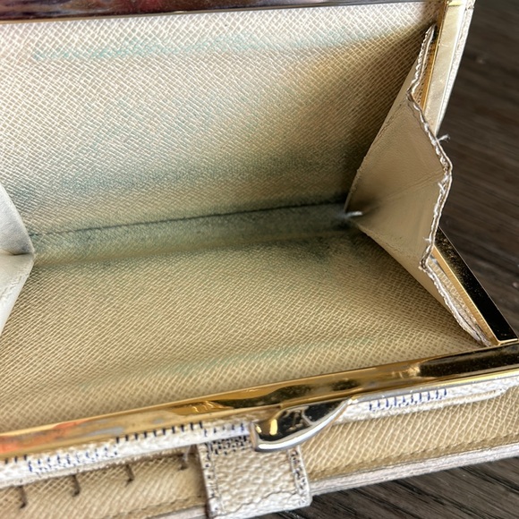 LV Damier Azur Kisslock Wallet - Picture 12 of 16